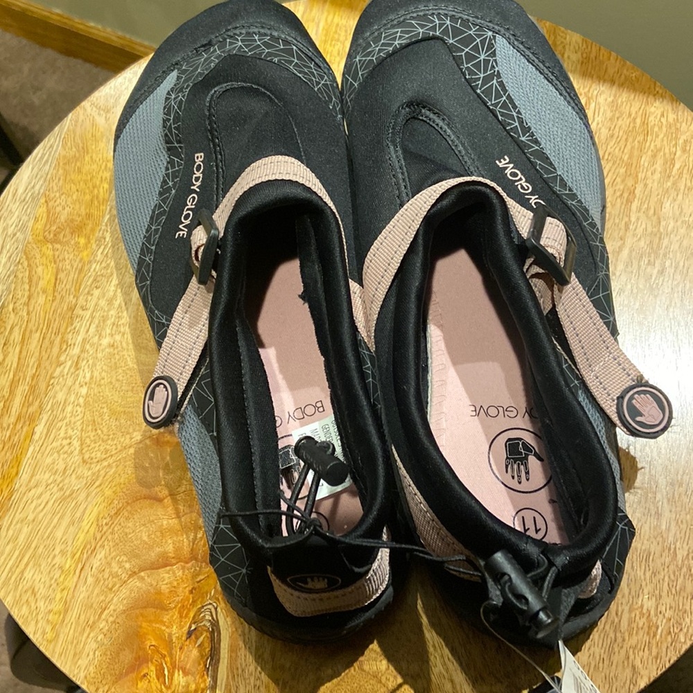 Womens Body Glove water shoes